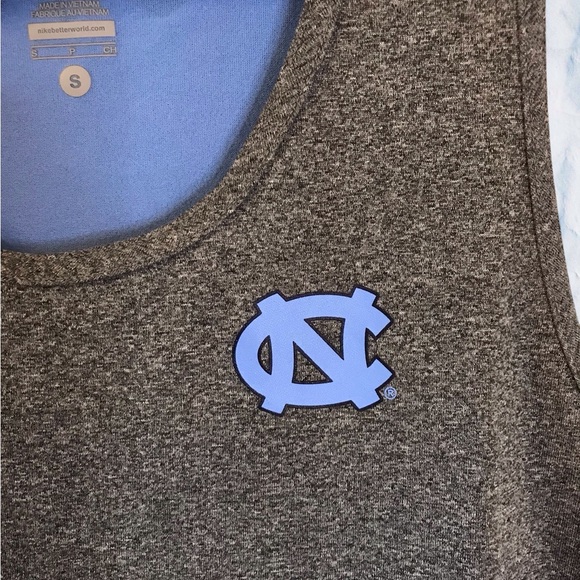 Nike Dri-Fit North Carolina Tar Heels gray sleeveless tank shirt Women’s Small‎ - Picture 2 of 4